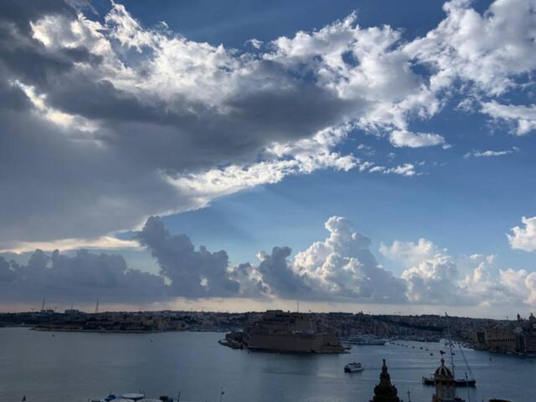 Tide 21 Savynomad Harbour Residences Valletta Bagian luar foto